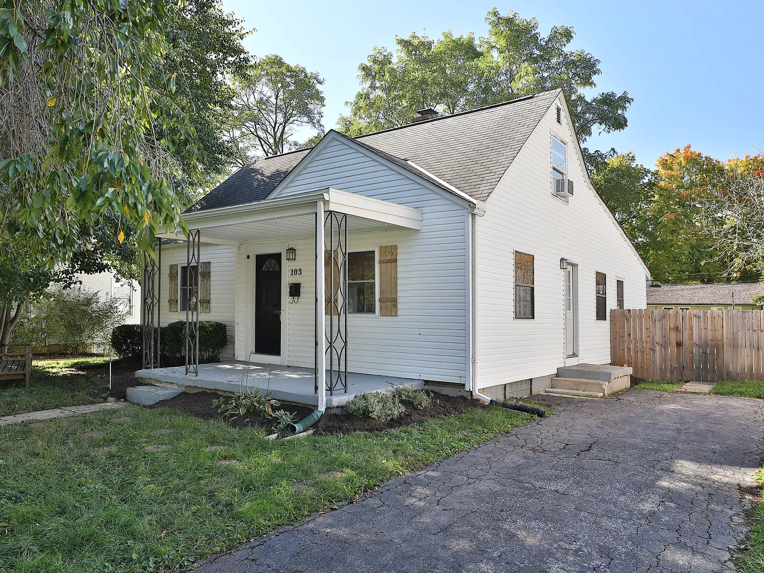 3 bed, 1294 sqft, $1,850 — Photo 2