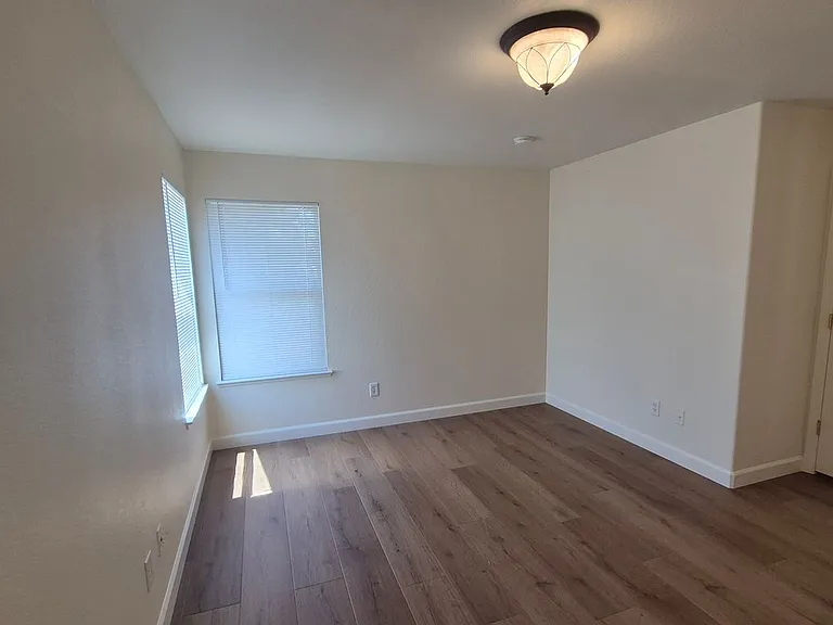 5317 Buckwood Way — Photo 32