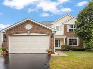 5961 Mackinac Ln, Hoffman Estates, IL 60192