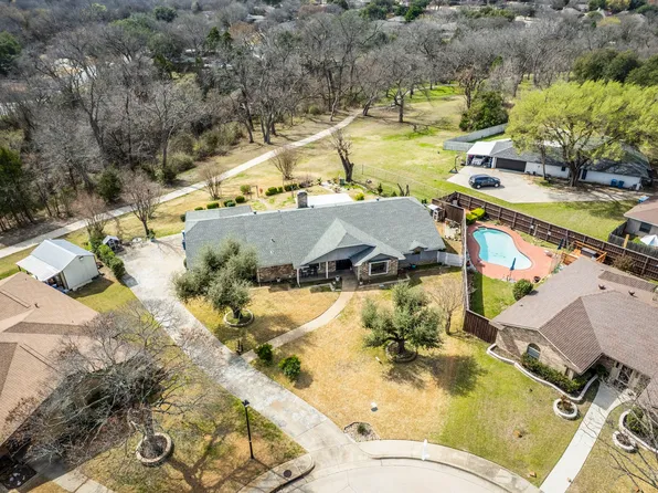 950 Shady Cove Pl, Desoto, TX 75115