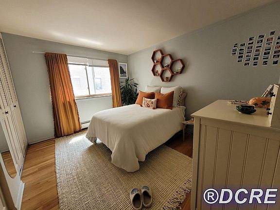 5th image of 2827 N Cambridge Ave APT 403