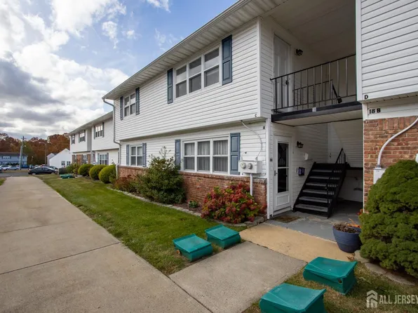 18 California Ct #A, Old Bridge, NJ 08857
