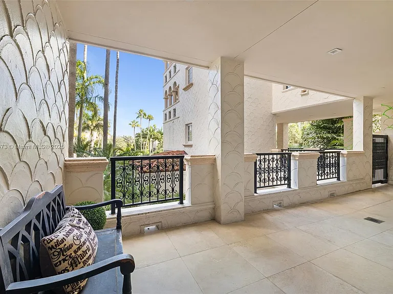 4924 Fisher Island Dr #4924 — Photo 48