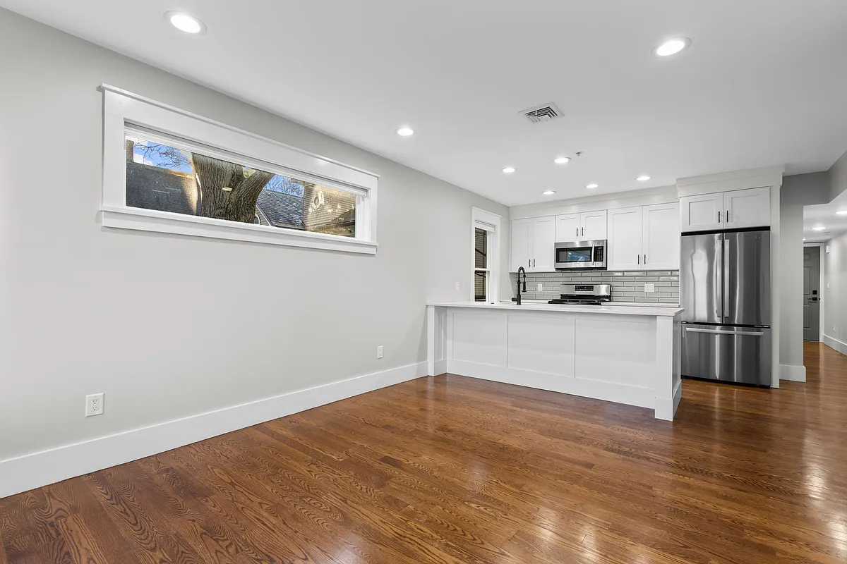 Building Photo - 189 Chestnut Ave #2L