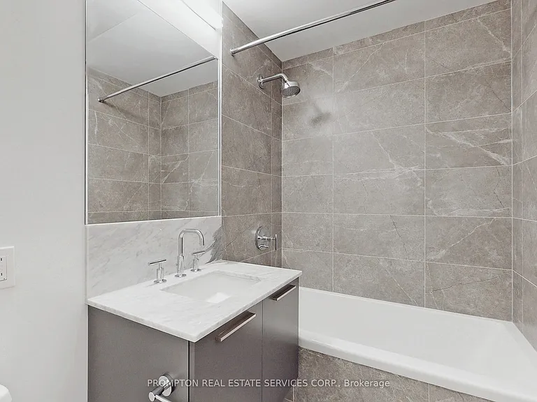 3 Gloucester St #1010 — Photo 15