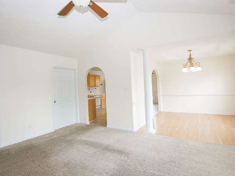 106 Harvest Ln — Photo 16