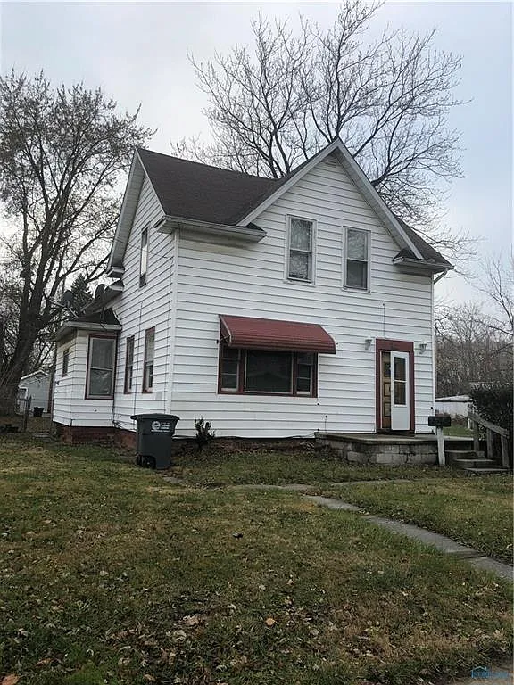 438 Havre St photo 1