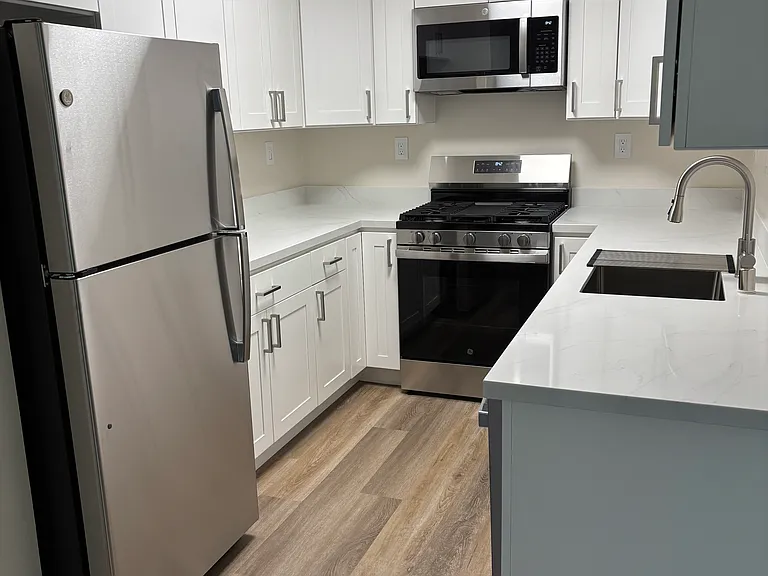 838 Roble Ave #4 — Photo 3