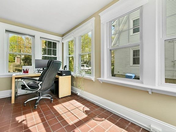 4th image of 24 Hammond Rd