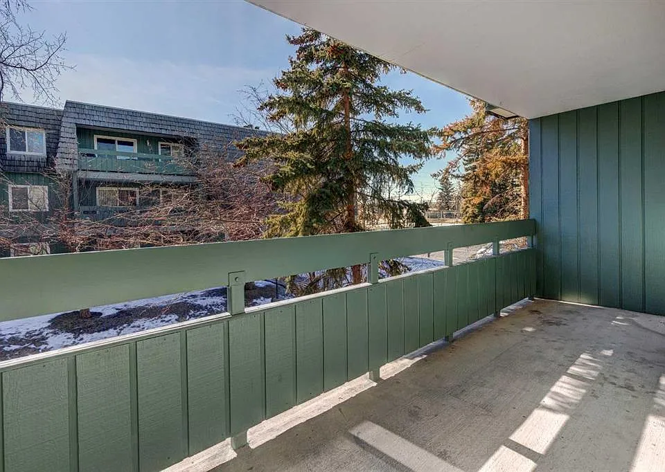 315 Southampton Dr SW #4201
