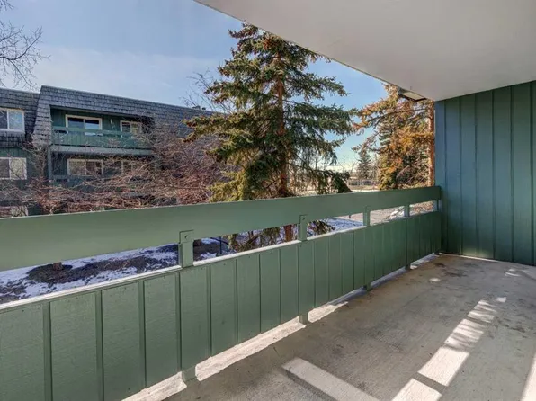 315 Southampton Dr SW #4201, Calgary, AB T2W 2T6