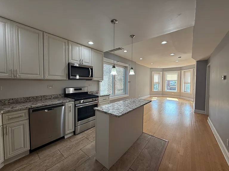 2449 N Ridgeway Ave #2 — Photo 6