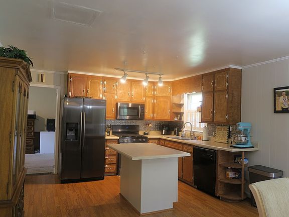 3rd image of 90 Chatmoss Court Ext