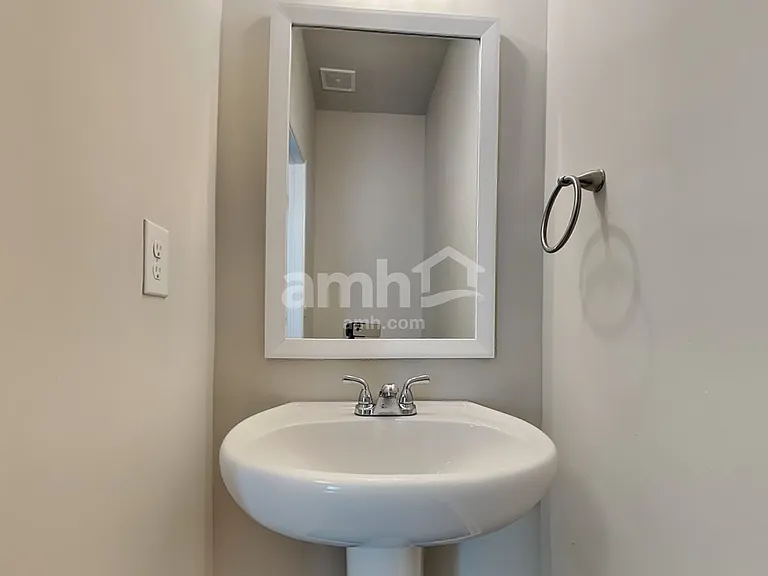 218 Omega Ct — Photo 8