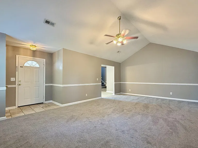 104 Conductor Ct — Photo 3