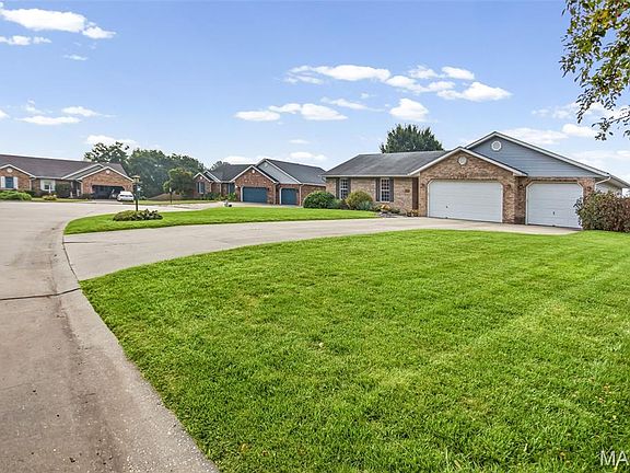 3rd image of 2724 Bryden Ct