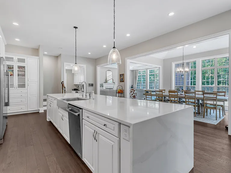 7304 Hasentree Club Dr — Photo 16