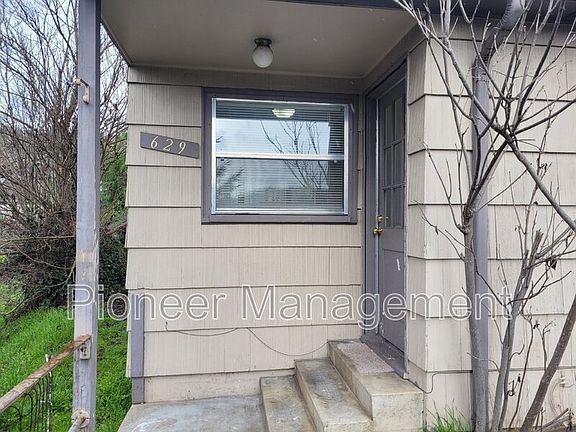 3rd image of 629 NE Winchester St