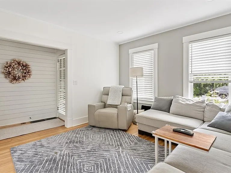 23 Pell St — Photo 3