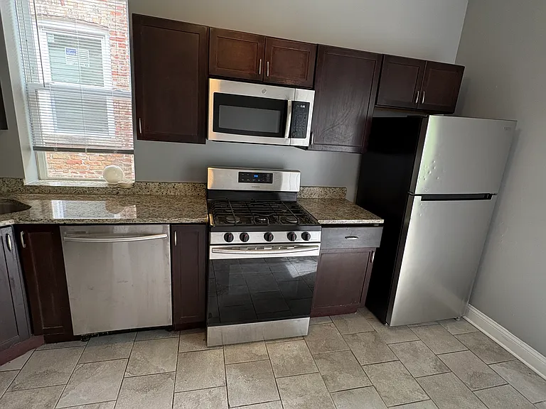 1541 S Central Park Ave #3 — Photo 4