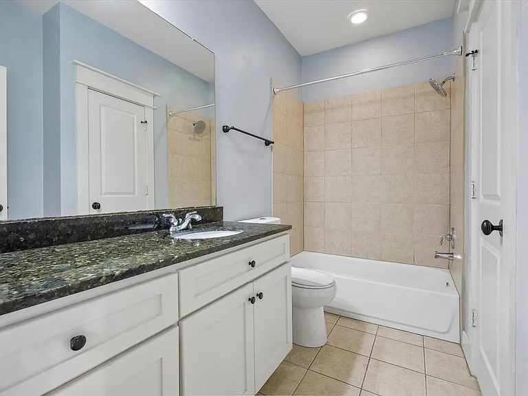 1418 Asbury St — Photo 17