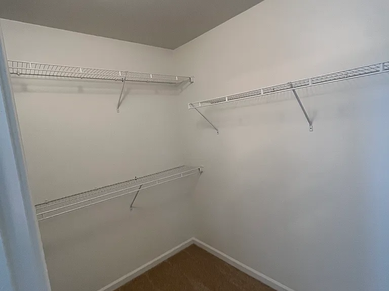 41 Colonial Ct — Photo 15