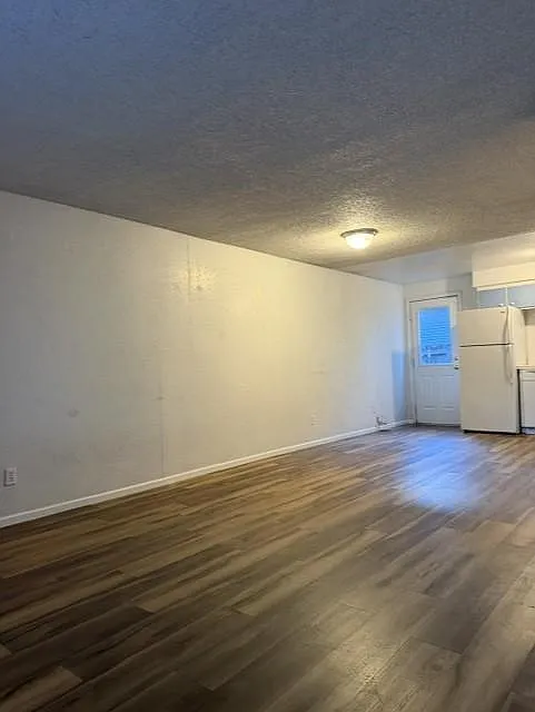 807 SE 9th St Unit 1 — Photo 2
