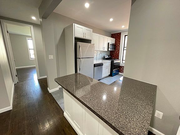 3rd image of 1011 Carroll Pl APT 3D