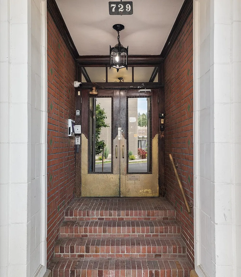 The Breslin — Photo 4