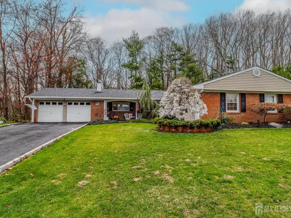 17 Morningside Dr, Old Bridge, NJ 08857