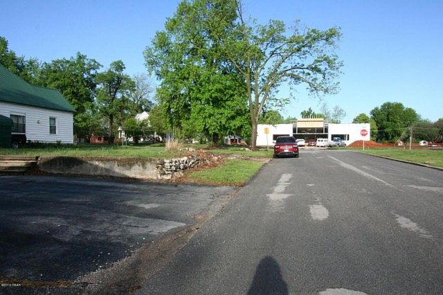 2nd image of 701 S Madison St