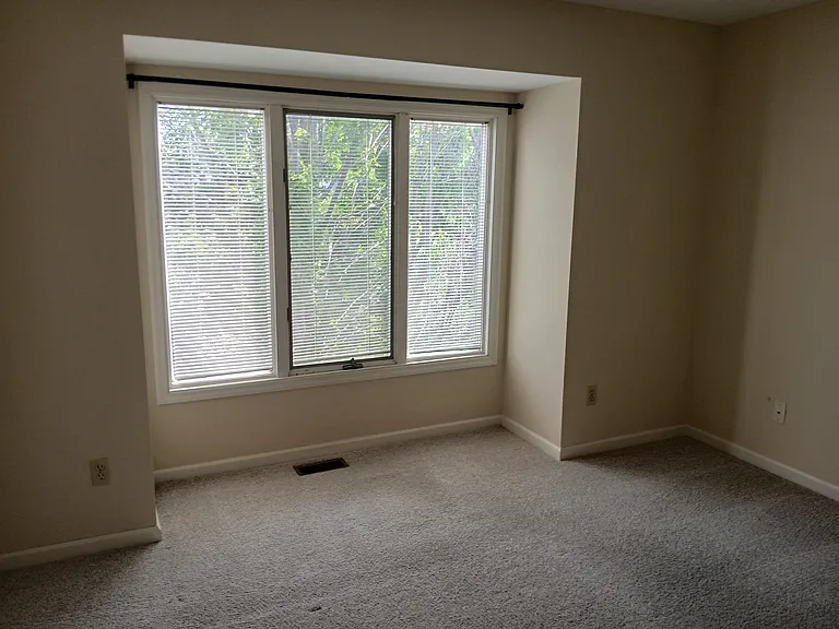 1614 Forest Hills Dr — Photo 25