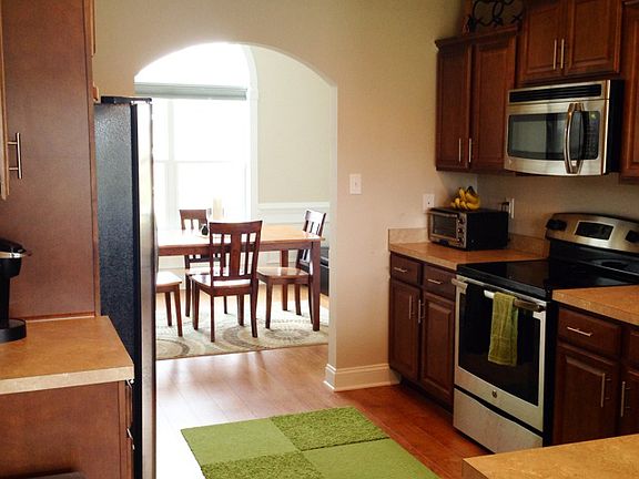 3rd image of 2792 Cresset Dr