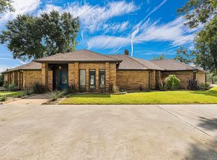 8 Oak Forest Dr, Longview, TX 75605