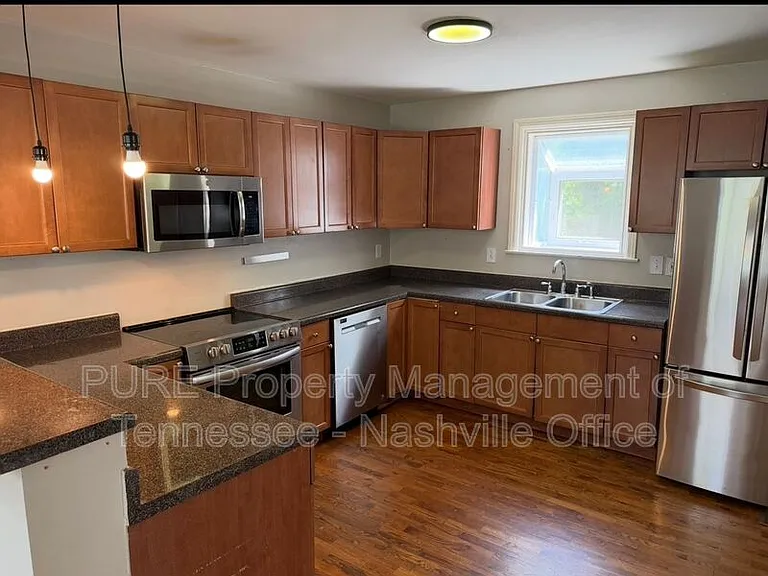 900 Crescent Hill Rd — Photo 2