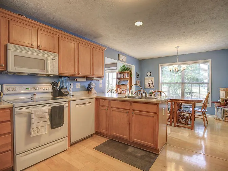 601 Sunflower St — Photo 13