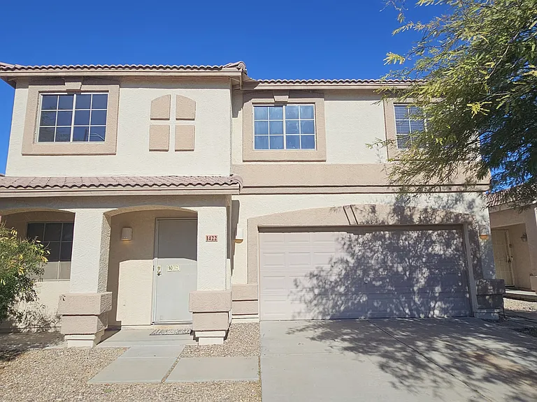 1422 E Avenida Isabela — Photo 1