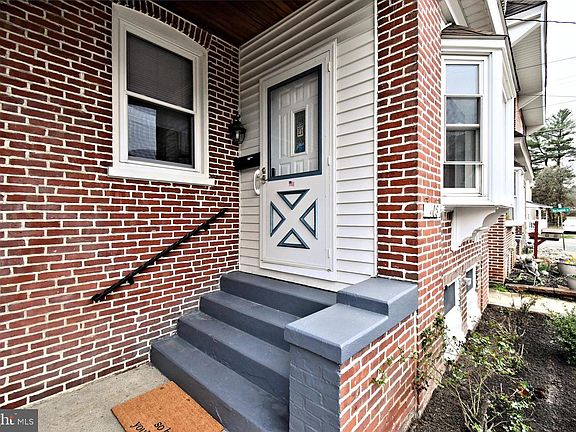 3rd image of 408 1st Ave