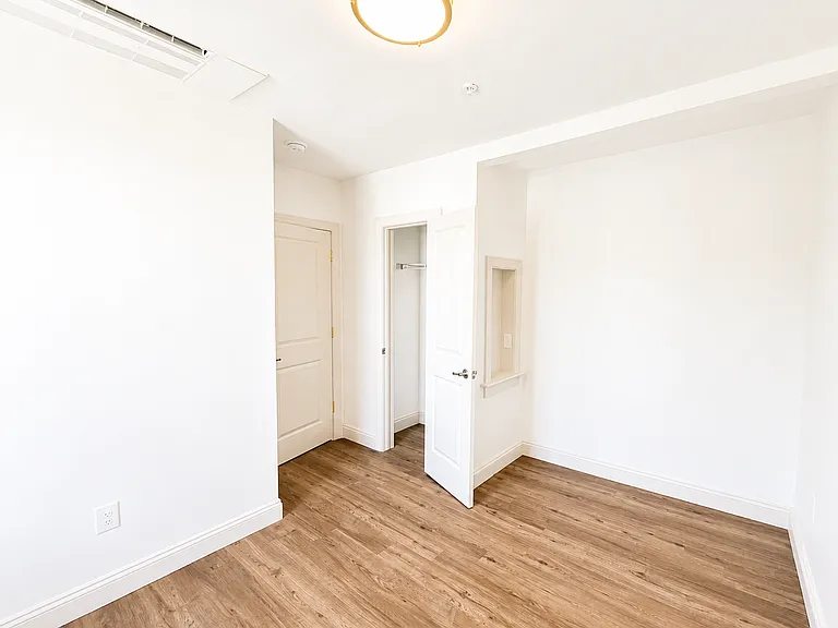 319 Connecticut St #3 — Photo 9