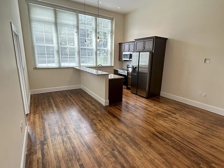 21 Williams St #1F — Photo 3