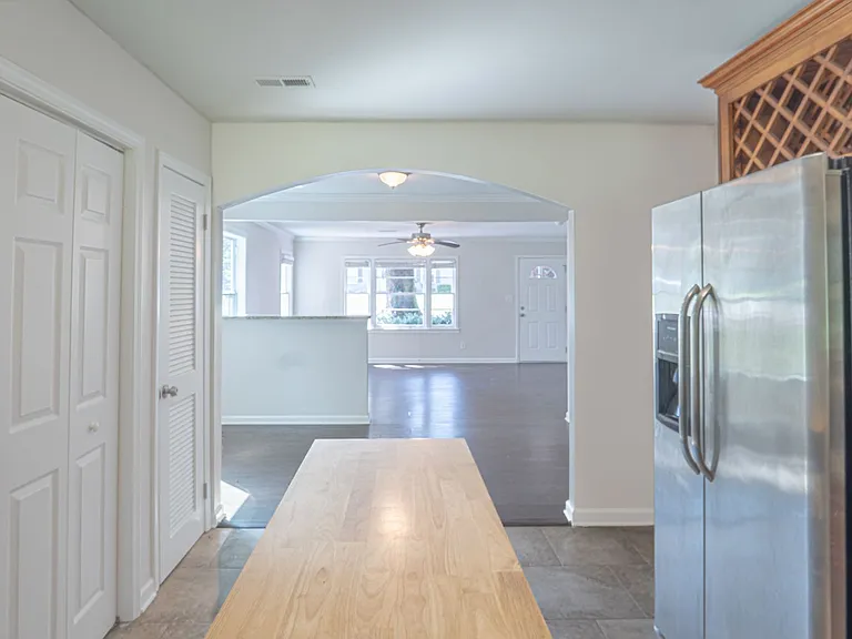 609 San Fernando Dr SE — Photo 8