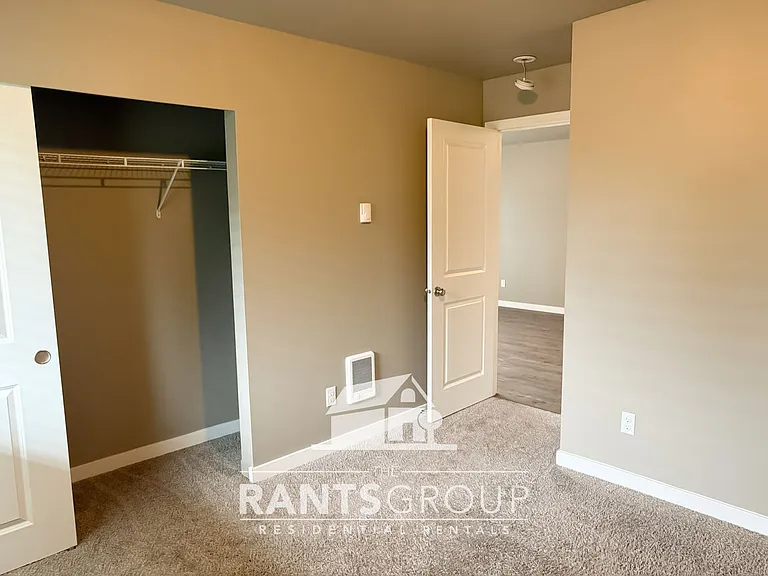 Bedrock Apartments — Photo 10