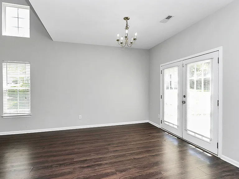 3731 Bullard St — Photo 10