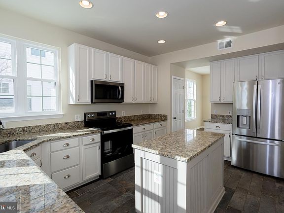 4th image of 10021 Hume Ct