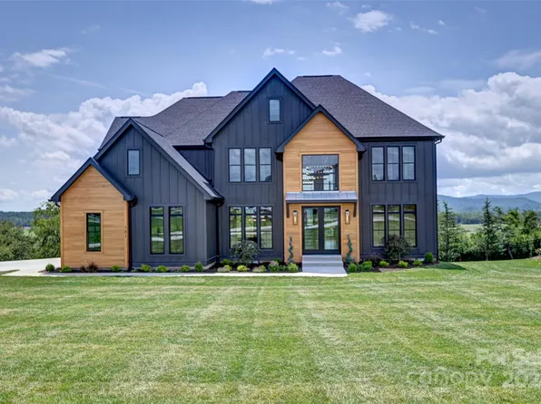 181 Pisgah Ridge Trl, Mills River, NC 28759