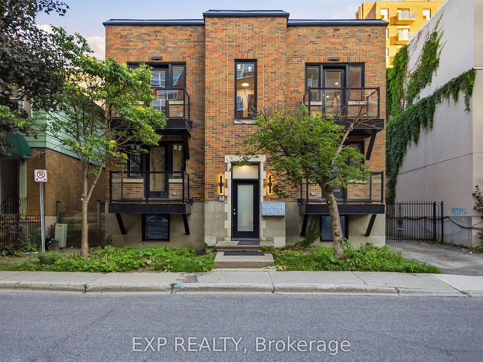 180 Clarence St