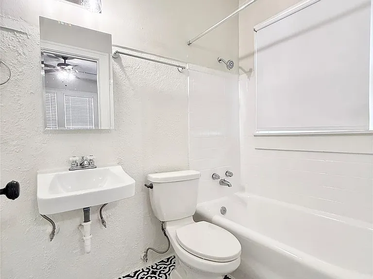 1126 Berthea St #11 — Photo 14