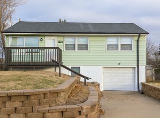 1205 N 72nd St, Omaha, NE 68114