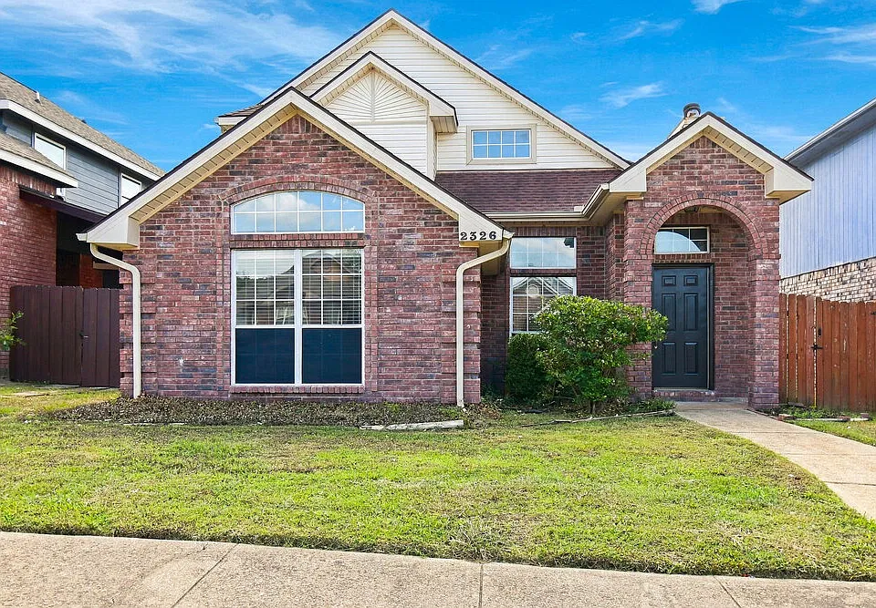 2326 Weatherby Dr