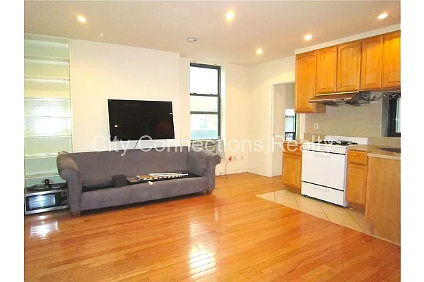 Rented by City Connections Realty | media 49